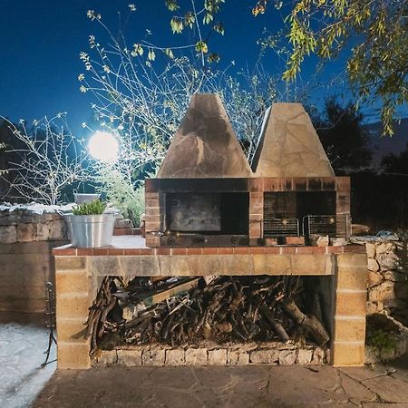 Trulli Country House Carla'S Secret กัสเตลลานา กรอตเต ภายนอก รูปภาพ