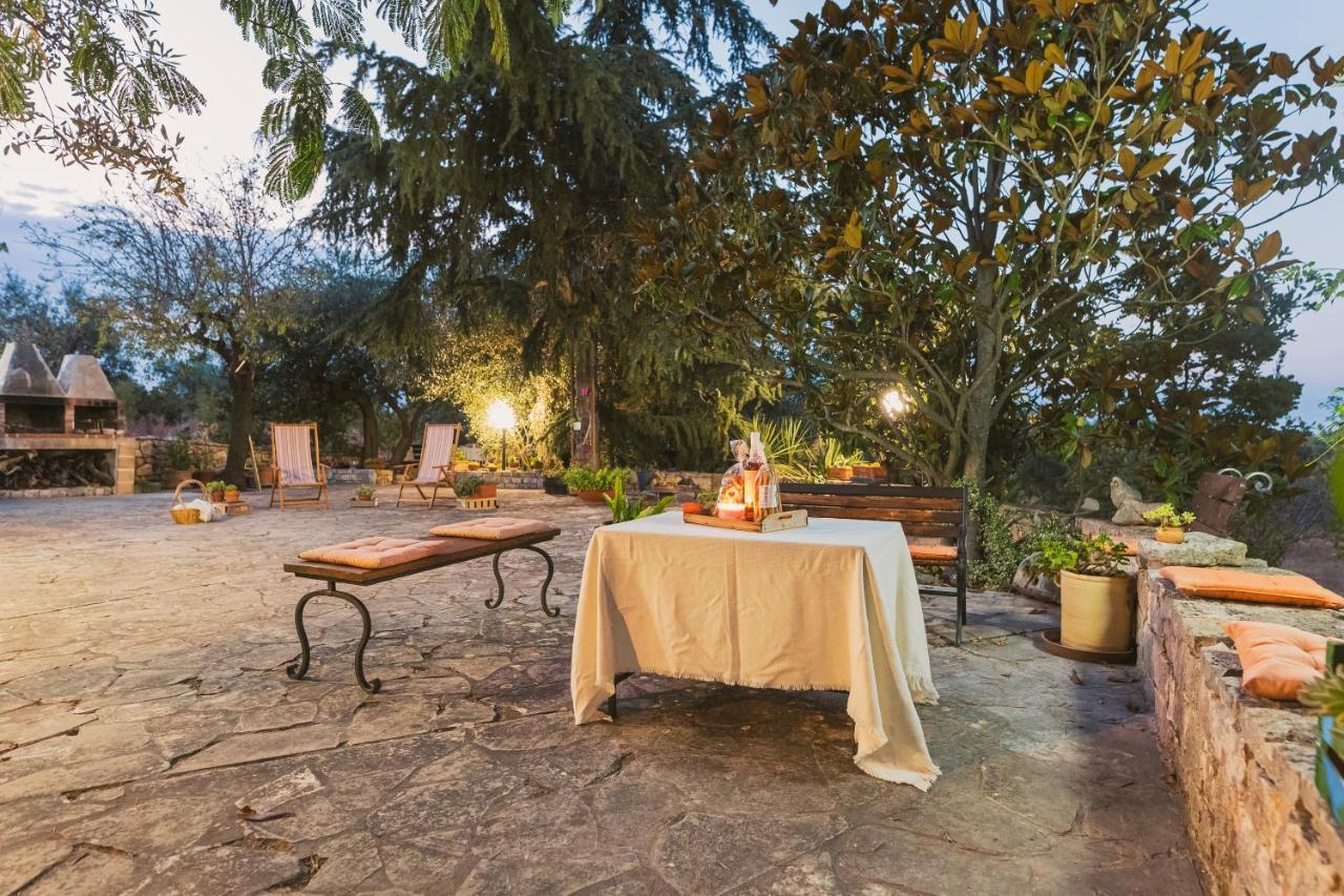 Trulli Country House Carla'S Secret กัสเตลลานา กรอตเต ภายนอก รูปภาพ